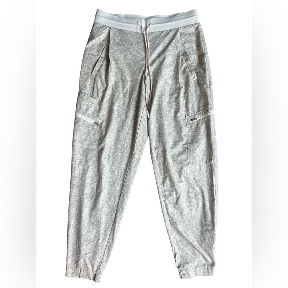 ATHLETA Venture Printed Pant Size 6 Snakeskin Jogger Travel Activewear - Picture 5 of 10